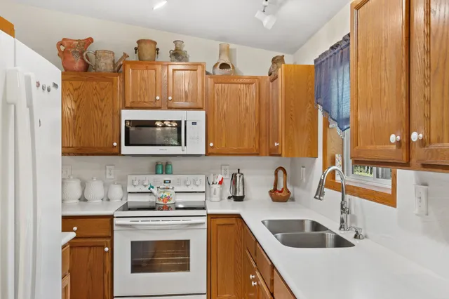 $319,000 | 325 Thunderbird, Nekoosa, WI 54457