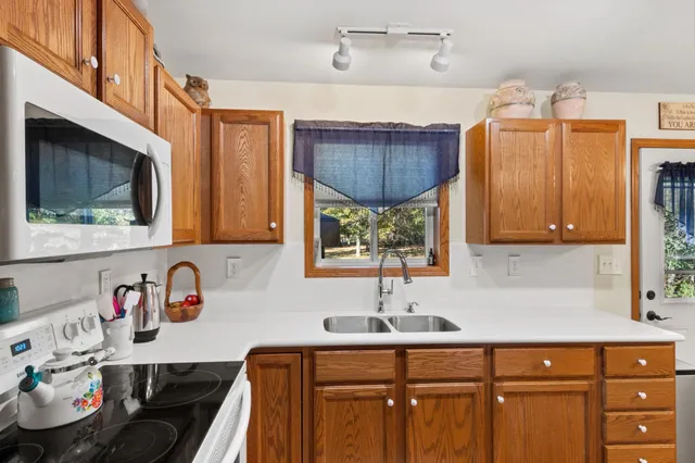 $319,000 | 325 Thunderbird, Nekoosa, WI 54457