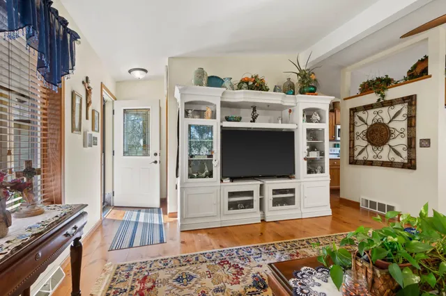 $319,000 | 325 Thunderbird, Nekoosa, WI 54457