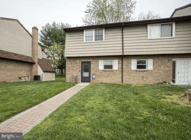 $220,000 | 254 Via Cascata Drive, Clementon, NJ 08021