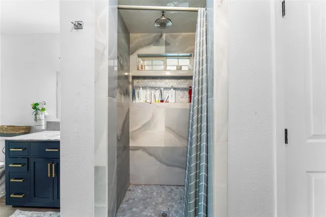 $240,000 | 502 Royal Avenue, Grand Prairie, TX 75051