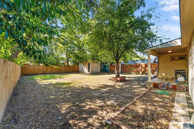 $240,000 | 502 Royal Avenue, Grand Prairie, TX 75051