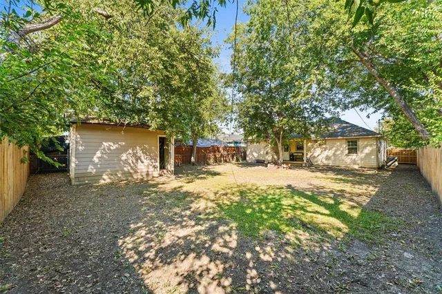 $240,000 | 502 Royal Avenue, Grand Prairie, TX 75051