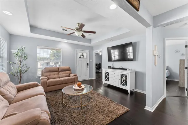 $240,000 | 502 Royal Avenue, Grand Prairie, TX 75051