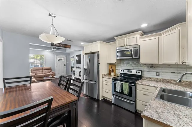 $240,000 | 502 Royal Avenue, Grand Prairie, TX 75051