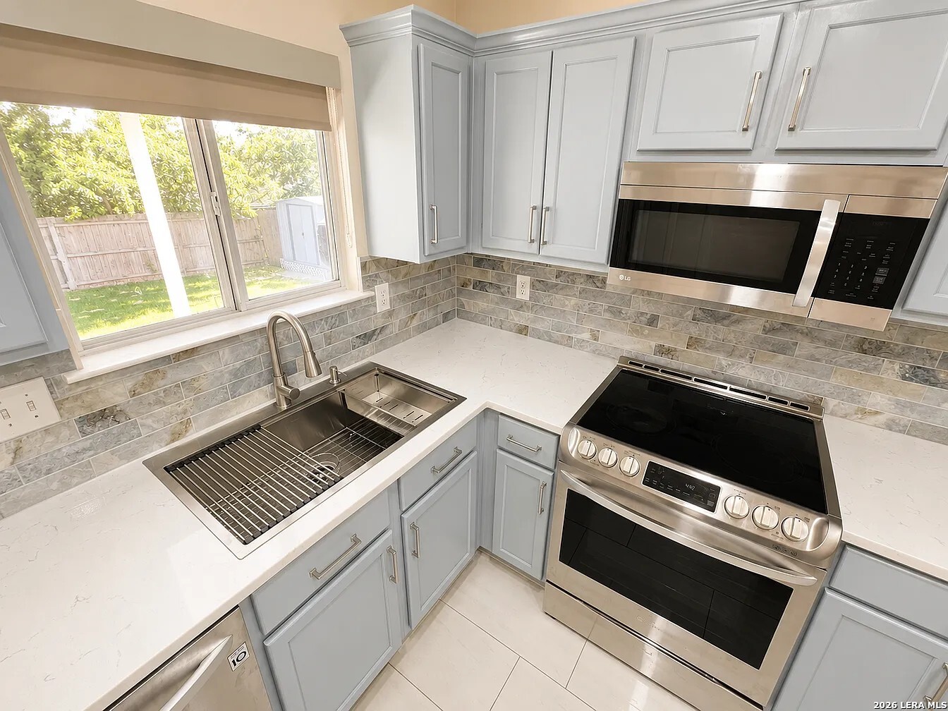 15335 Spring Land San Antonio, TX 78247 - Photo 8 of 18