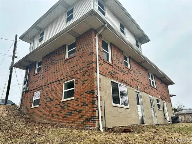 $1,595 | 30 West Marietta Place, Alton, IL 62002