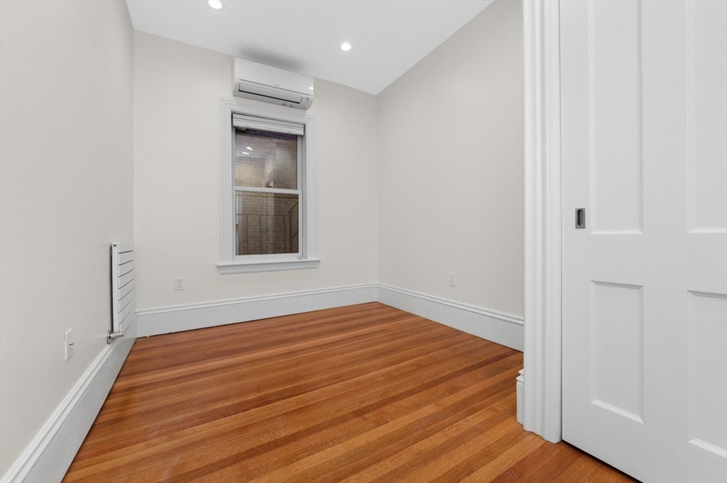 13 South Russell Street, Unit 2 Boston, MA 02114 - Photo 6 of 11