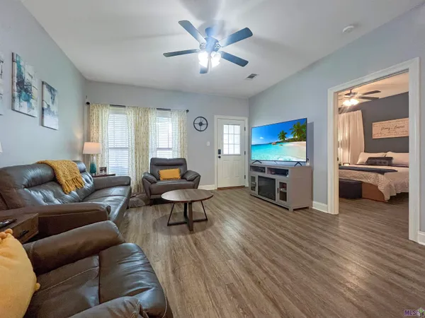 $216,900 | 9900 Country Club Drive, Unit 1D, Denham Springs, LA 70726