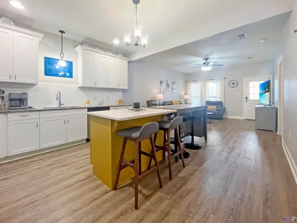$216,900 | 9900 Country Club Drive, Unit 1D, Denham Springs, LA 70726