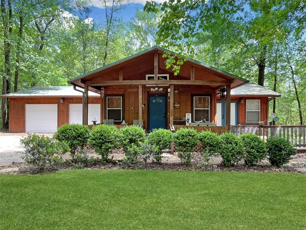 $260,000 | 207 Arrowcrest Drive, Brookeland, TX 75931