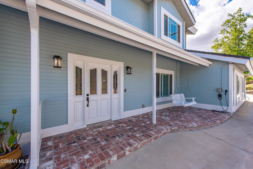 1314 Gonzales Road Simi Valley, CA 93063 - Photo 3 of 77