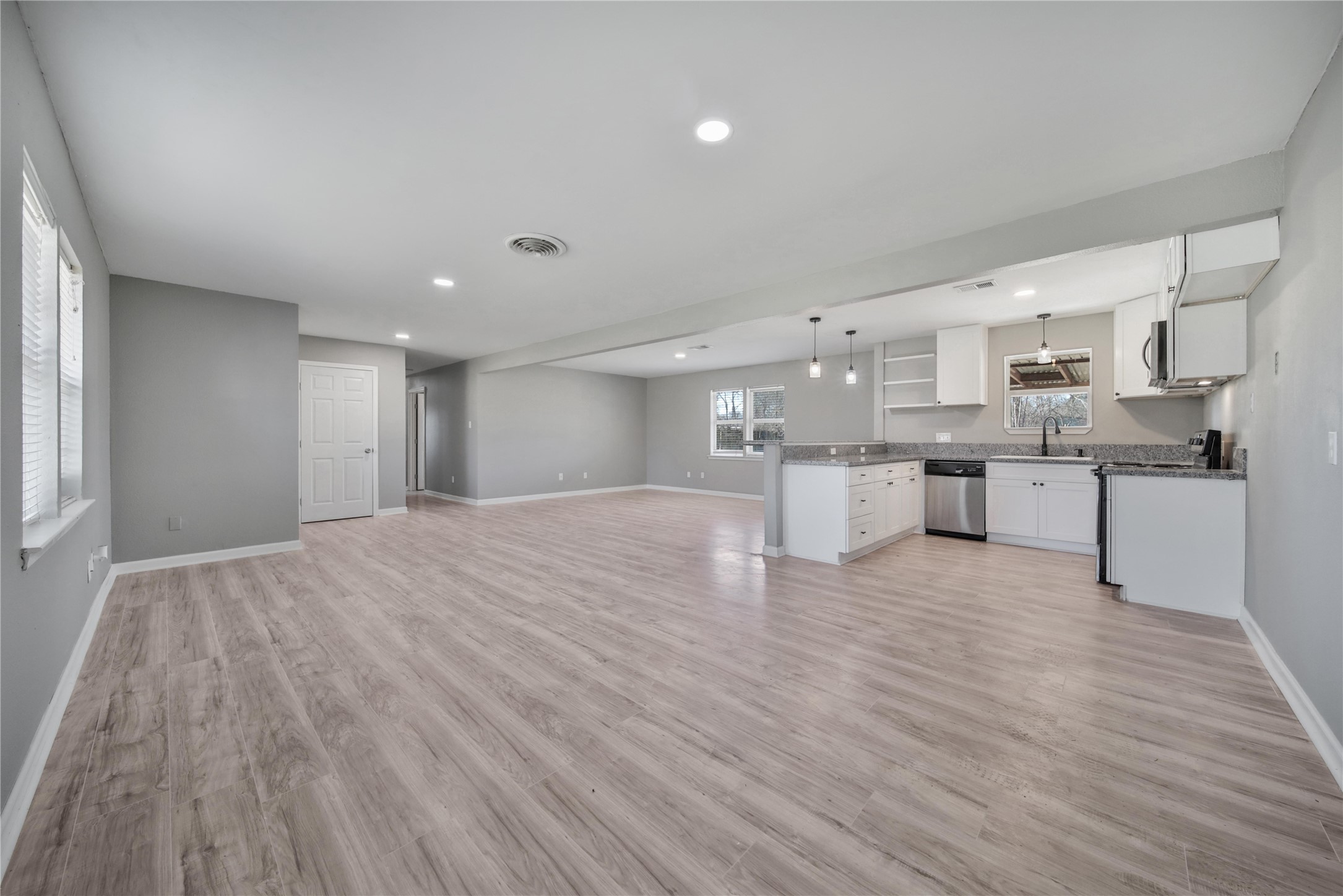 4614 Edgemore Street Santa Fe, TX 77517 - Photo 9 of 27