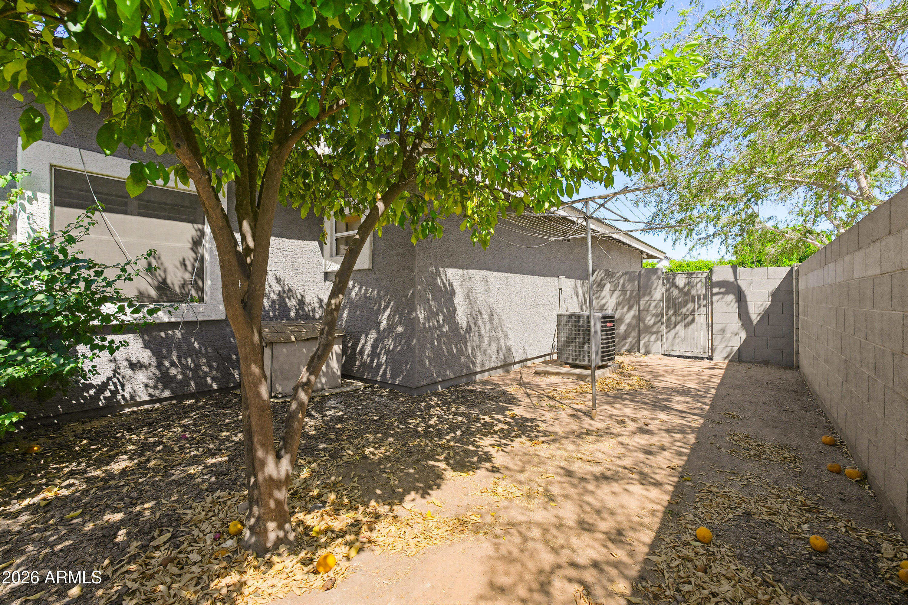 344 East Osborn Road Phoenix, AZ 85012 - Photo 34 of 37 344 E Osborn Rd-39