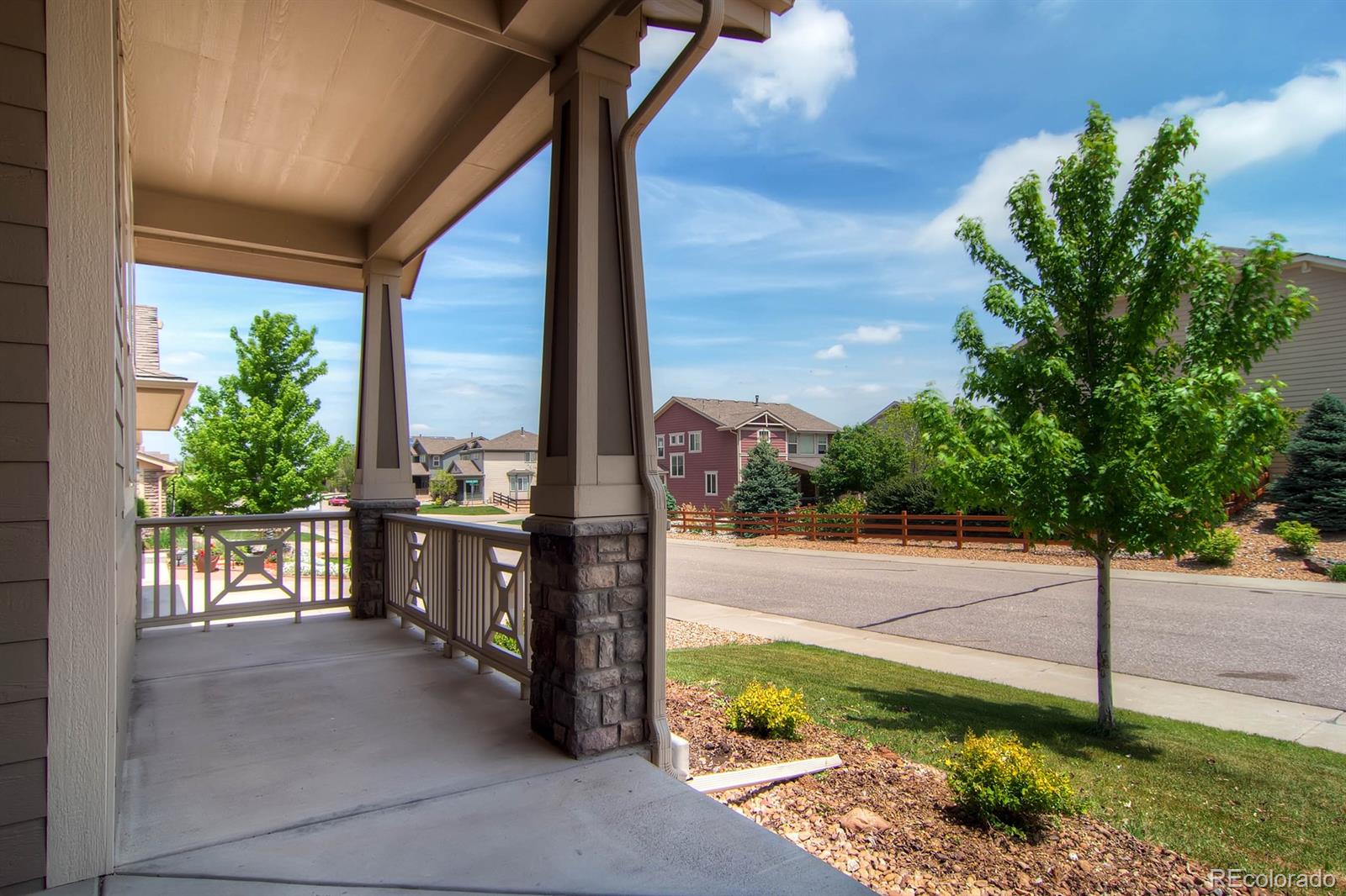 8447 Hackamore Road Littleton, CO 80125 - Photo 3 of 29 Gallery Image 3