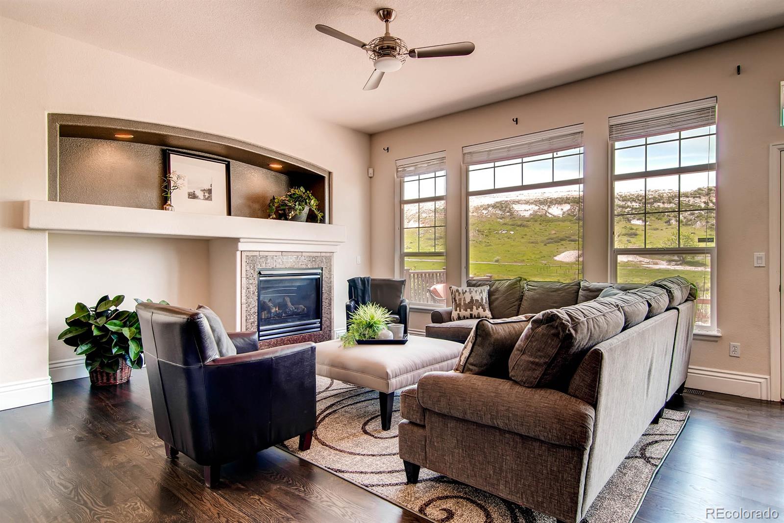 8447 Hackamore Road Littleton, CO 80125 - Photo 5 of 29 Gallery Image 5