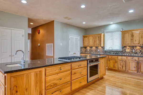 $1,000,000 | 1782 Wolf Creek Highway, Narrows, VA 24124