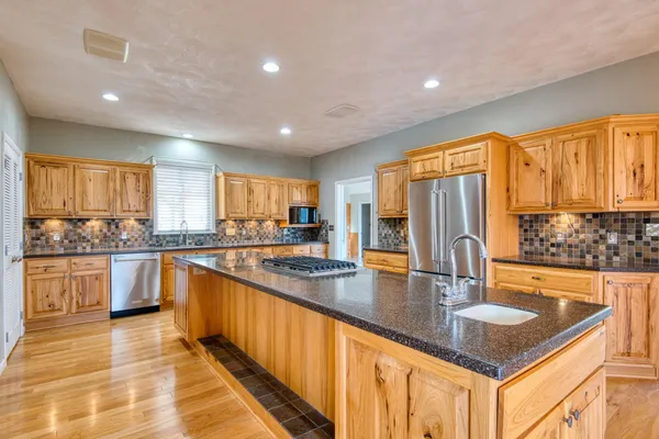 $1,000,000 | 1782 Wolf Creek Highway, Narrows, VA 24124