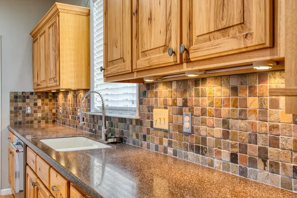 $1,000,000 | 1782 Wolf Creek Highway, Narrows, VA 24124