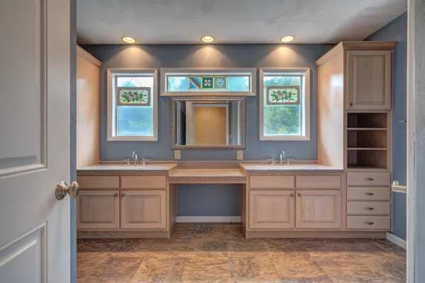 $1,000,000 | 1782 Wolf Creek Highway, Narrows, VA 24124