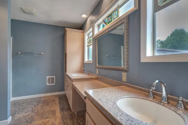 $1,000,000 | 1782 Wolf Creek Highway, Narrows, VA 24124