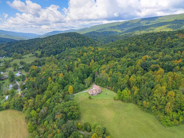 $1,000,000 | 1782 Wolf Creek Highway, Narrows, VA 24124
