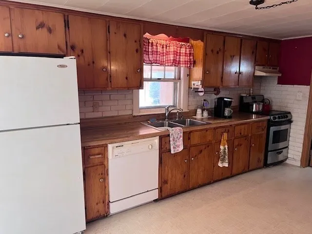 $475,000 | 126 Groton Road, Chelmsford, MA 01863