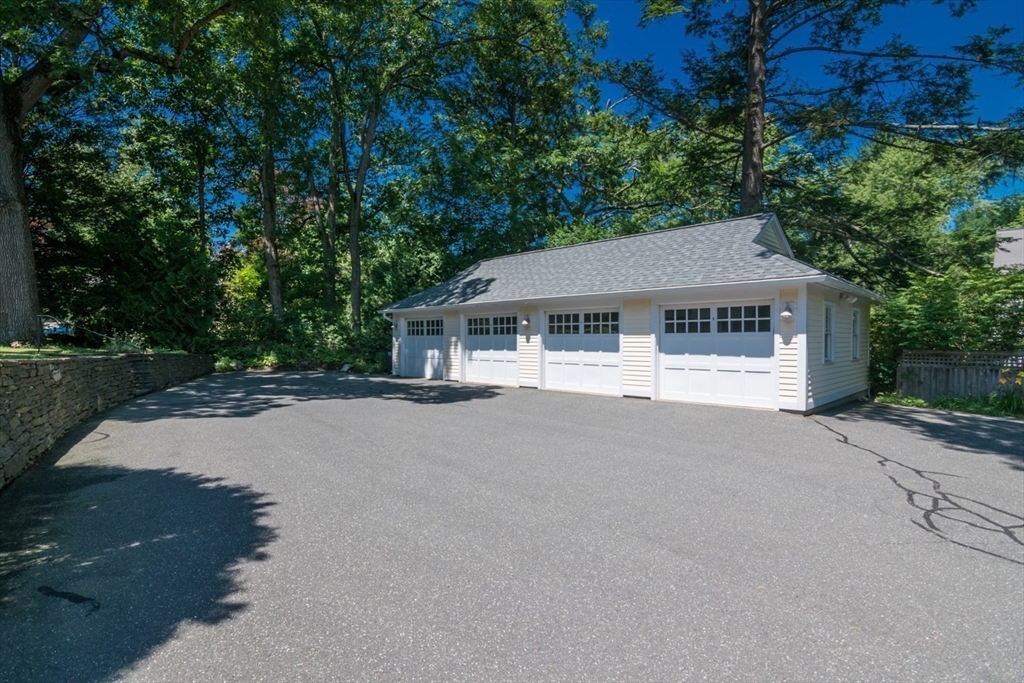 88 Round Hill Road, Unit 2 Northampton, MA 01060 - Photo 4 of 38