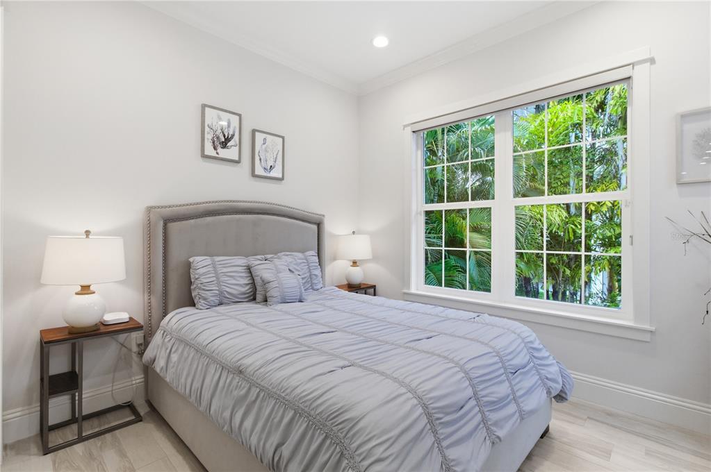 3919 Roberts Point Road Sarasota, FL 34242 - Photo 33 of 45