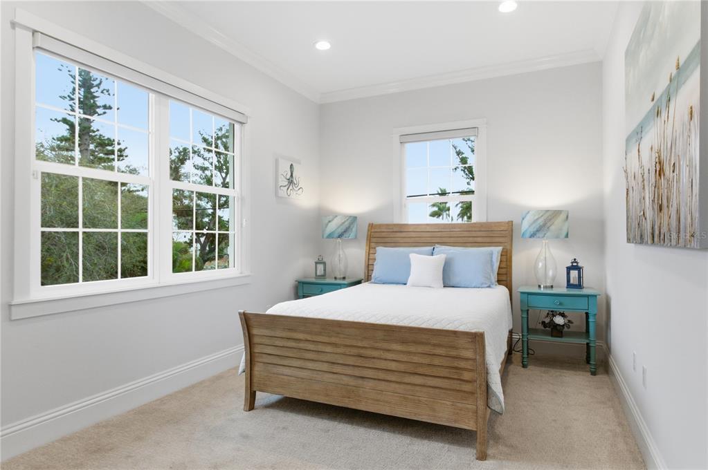 3919 Roberts Point Road Sarasota, FL 34242 - Photo 34 of 45