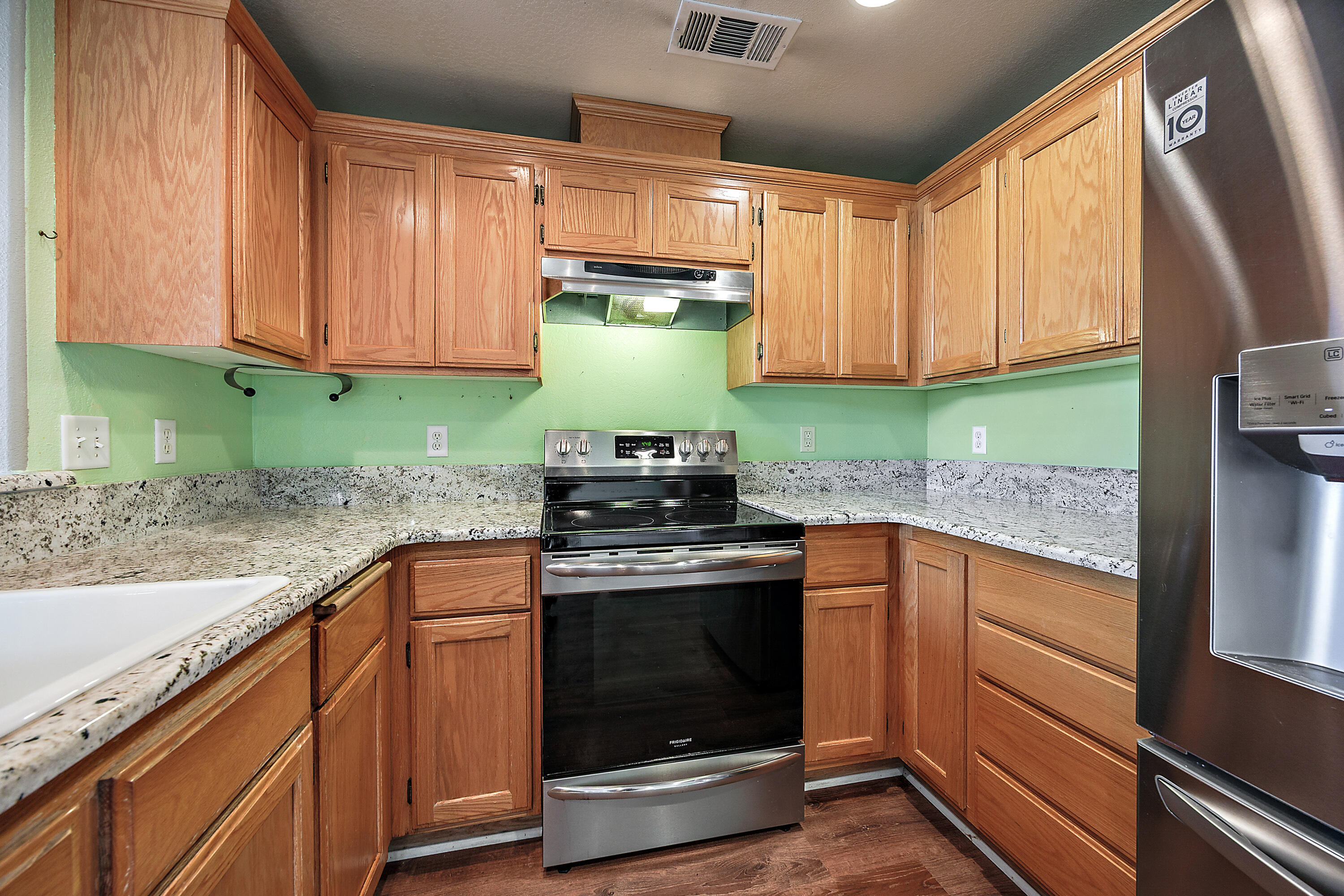 1225 Rochelle Court Central Point, OR 97502 - Photo 11 of 32 ApxRC (20)