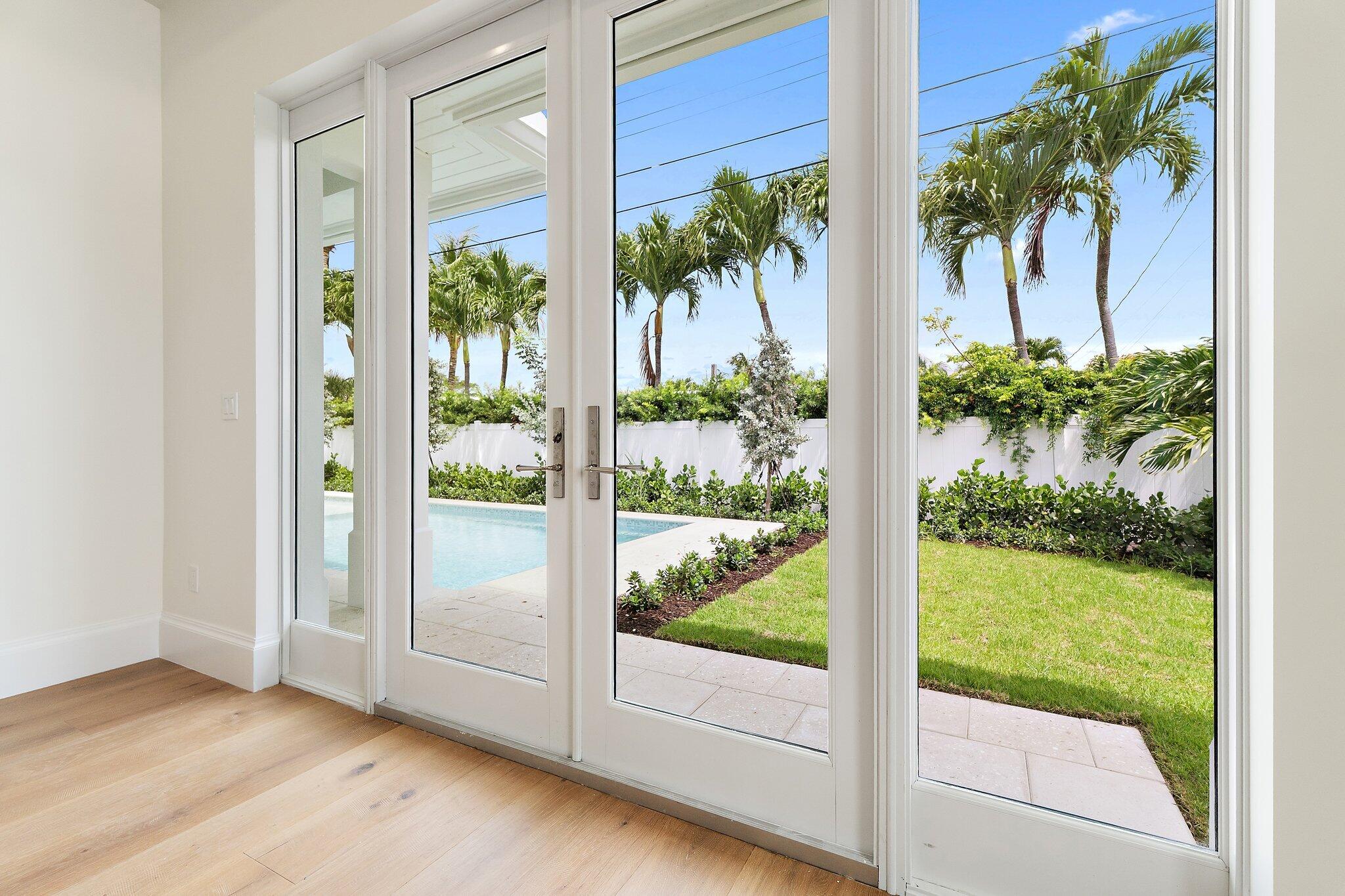 131 Dory Road South North Palm Beach, FL 33408 - Photo 21 of 80 Primary Patio