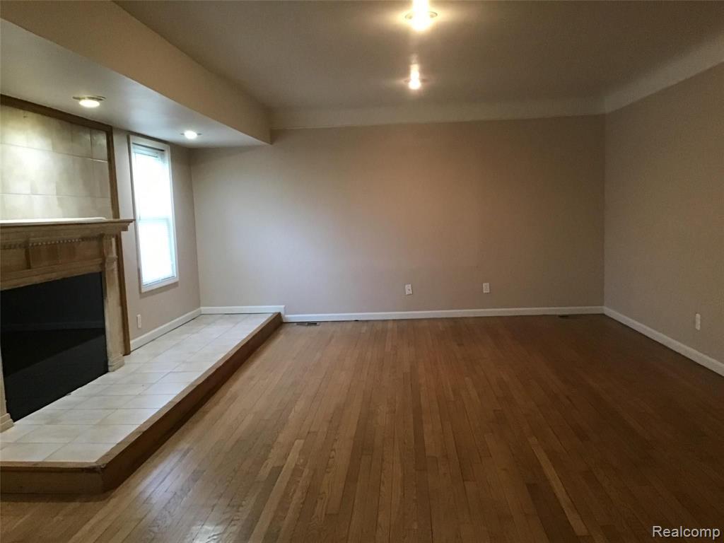 35852 Beverly Road Romulus, MI 48174 - Photo 2 of 12