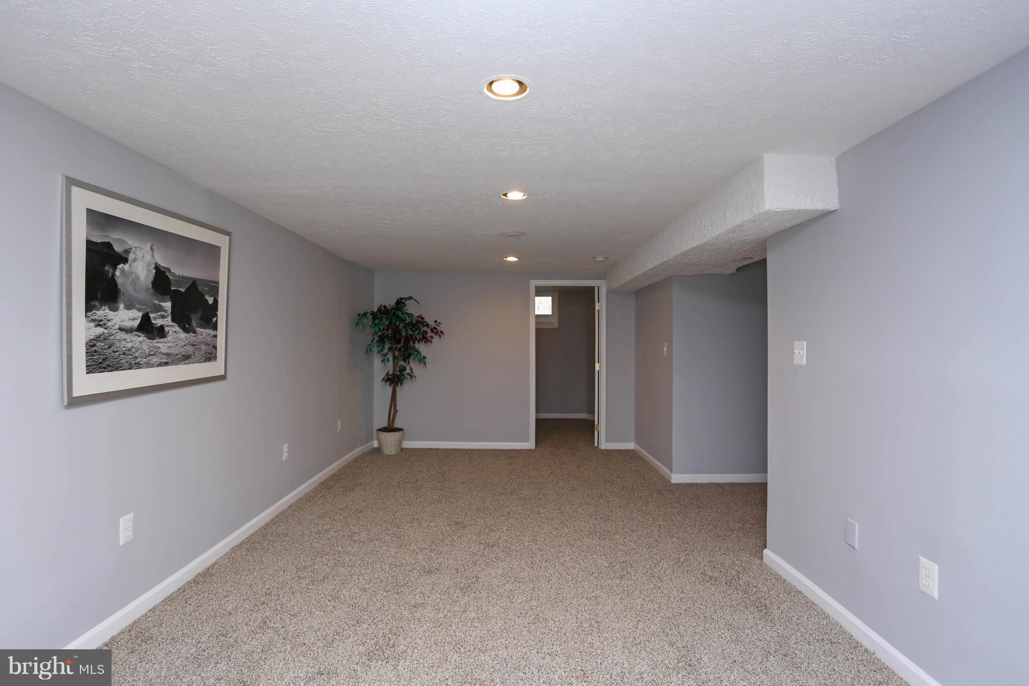 1154 Ridge Drive Pasadena, MD 21122 - Photo 14 of 29 Interior (General)