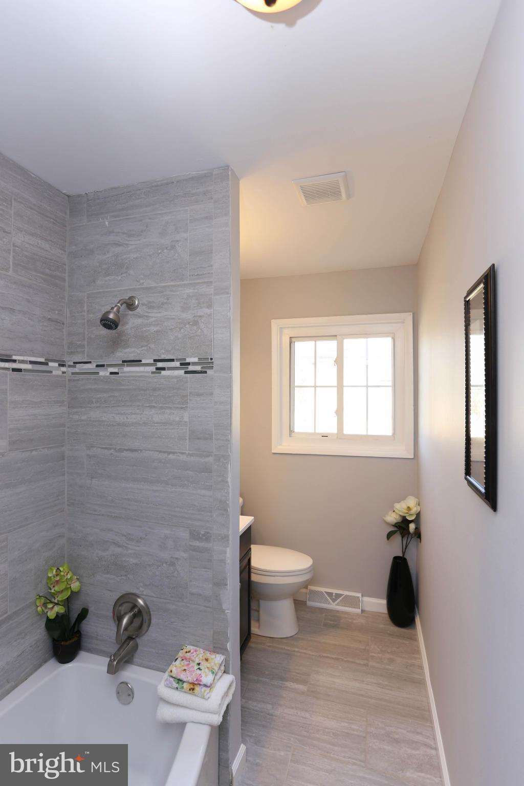 1154 Ridge Drive Pasadena, MD 21122 - Photo 7 of 29 Bath