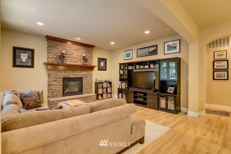 3602 232nd Street Southeast Bothell, WA 98021 - Photo 9 of 24