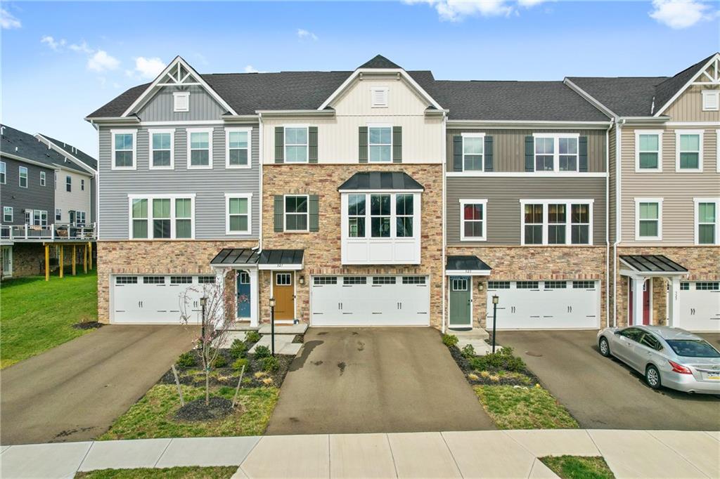 327 Helenium Drive Mars, PA 16046 - Photo 3 of 35