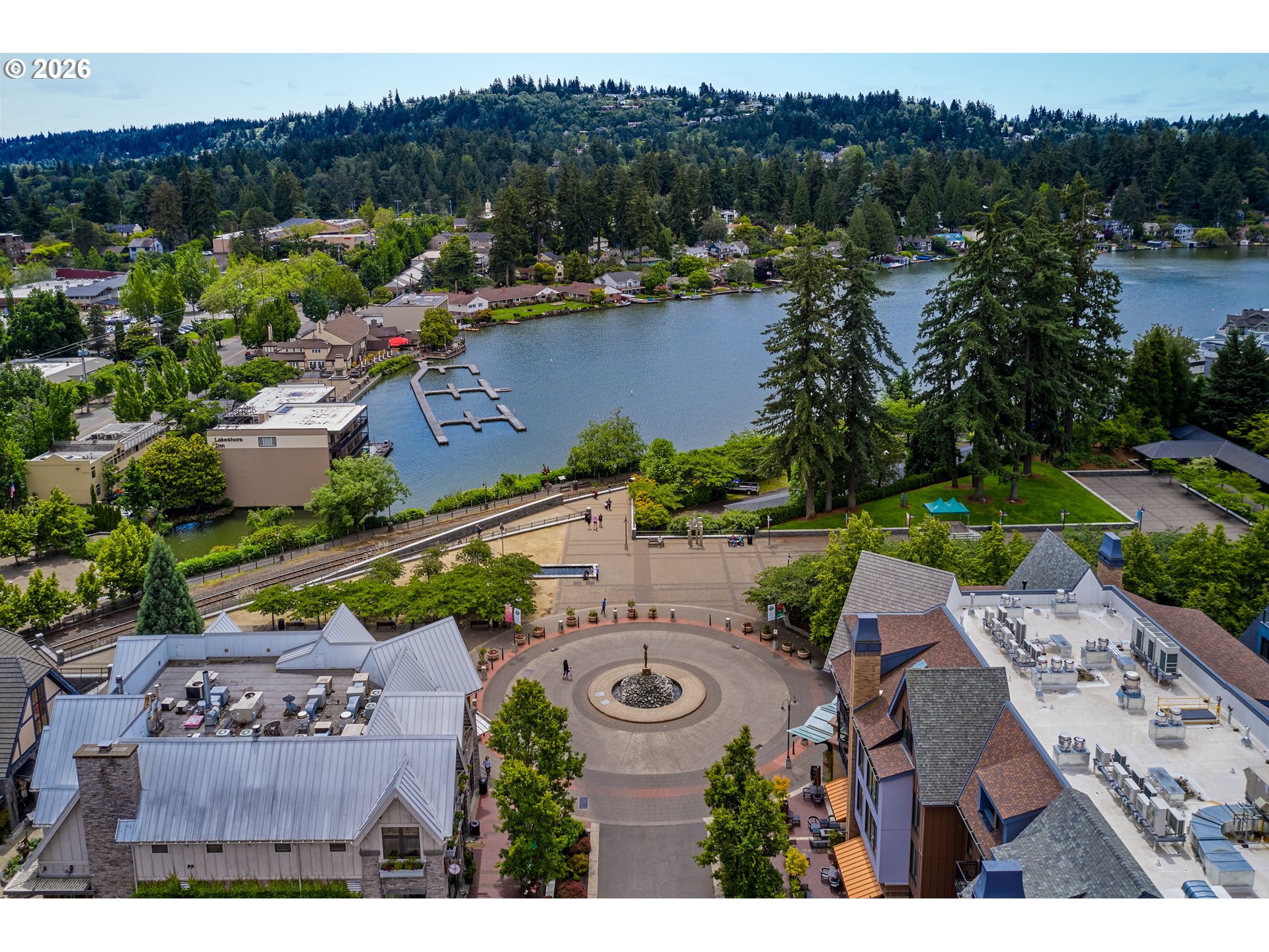 314 2nd Street Lake Oswego, OR 97034 - Photo 38 of 41 an aerial view of residential houses with outdoor space and river view