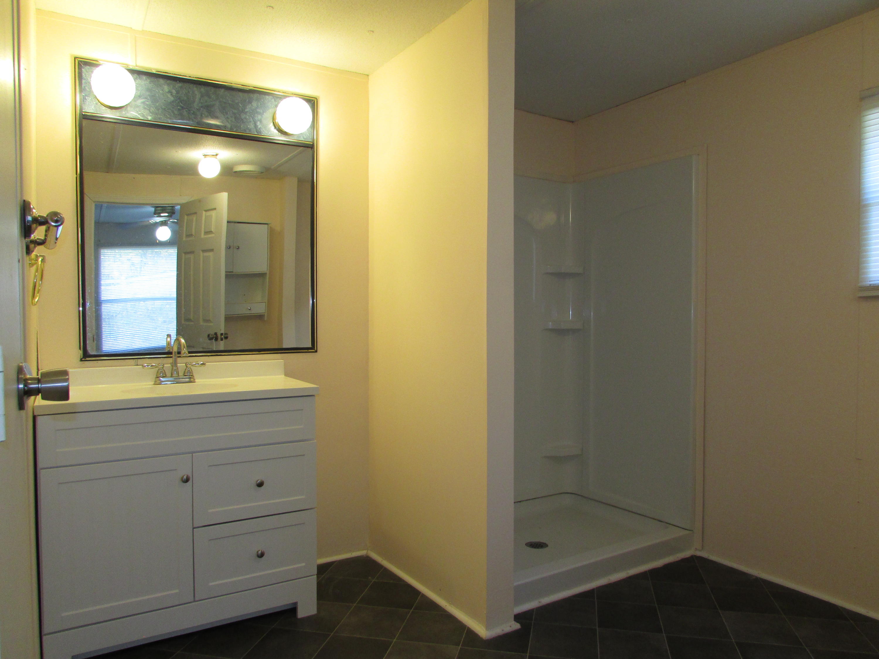 131 Fitzsimmons Hill Road Elizabethton, TN 37643 - Photo 18 of 28 131 Fitzsimmons Hill Road Elizabethton T