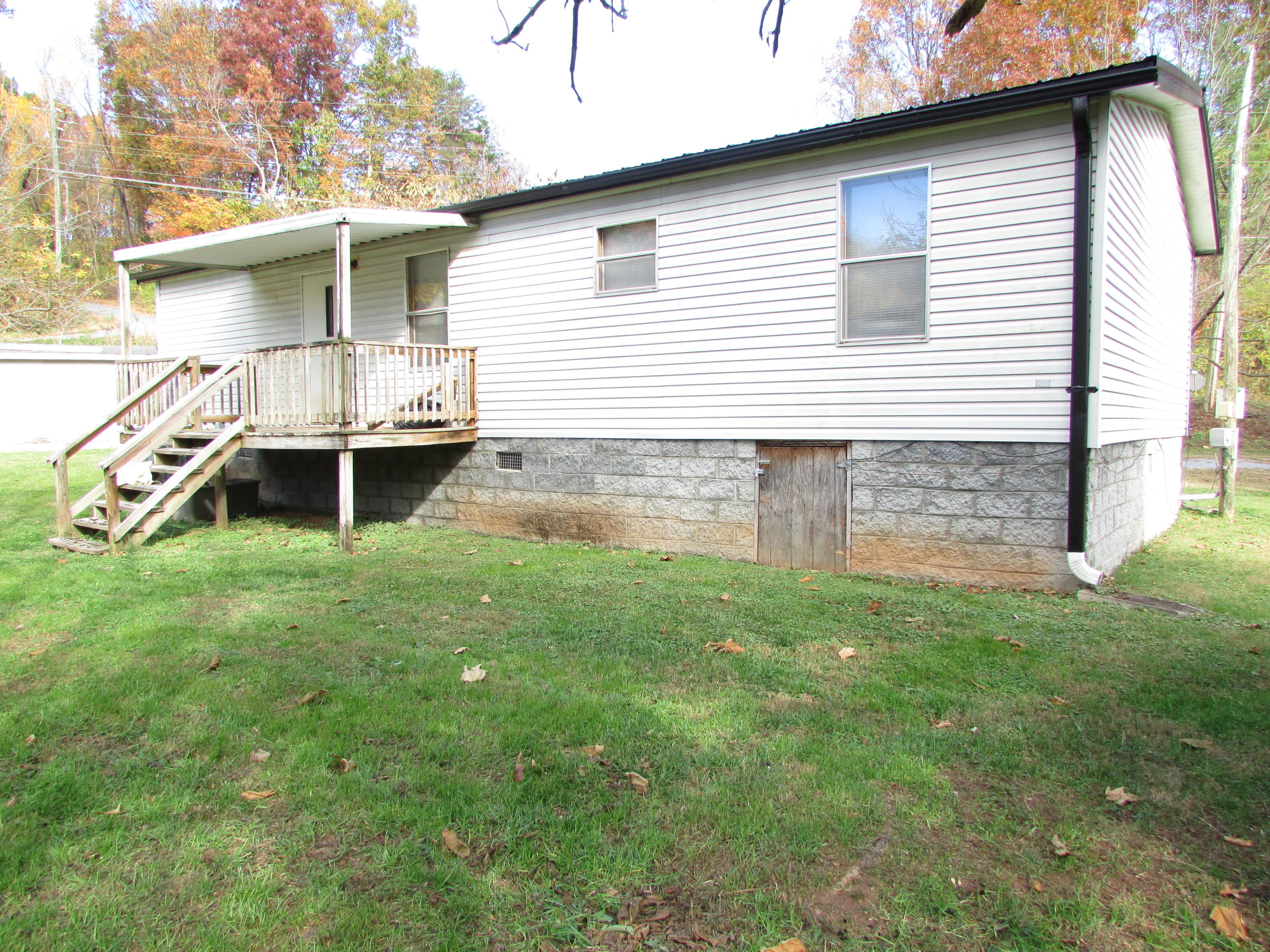 131 Fitzsimmons Hill Road Elizabethton, TN 37643 - Photo 2 of 28 131 Fitzsimmons Hill Road Elizabethton T