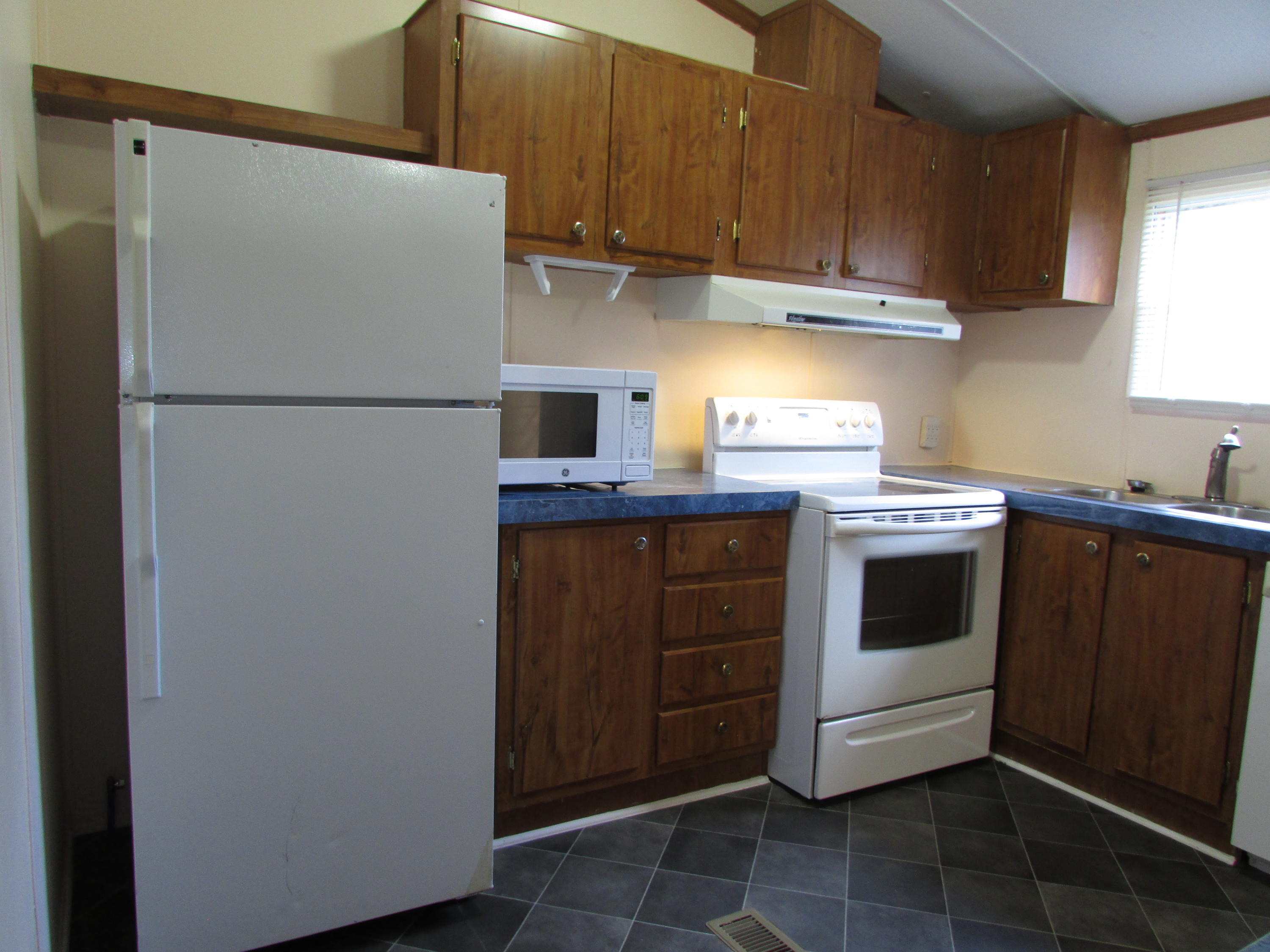 131 Fitzsimmons Hill Road Elizabethton, TN 37643 - Photo 10 of 28 131 Fitzsimmons Hill Road Elizabethton T