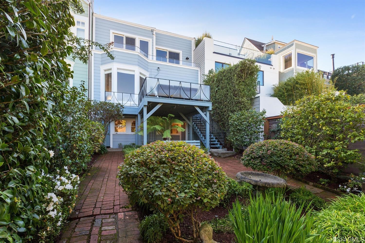 2526 Union Street San Francisco, CA 94123 - Photo 67 of 78 a front view of a house with garden