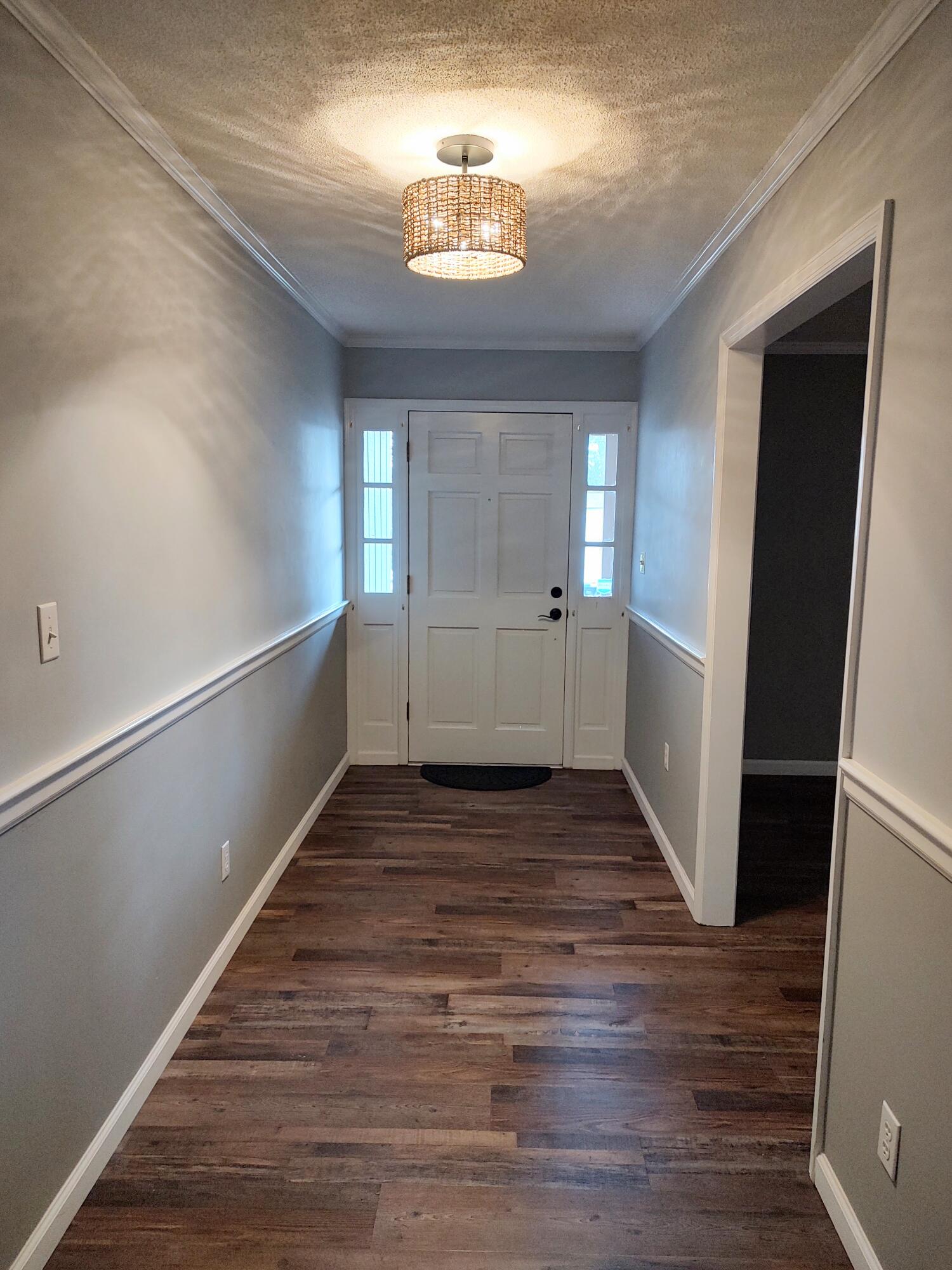 615 Hemlock Drive Thomson, GA 30824 - Photo 2 of 36 foyer (2)