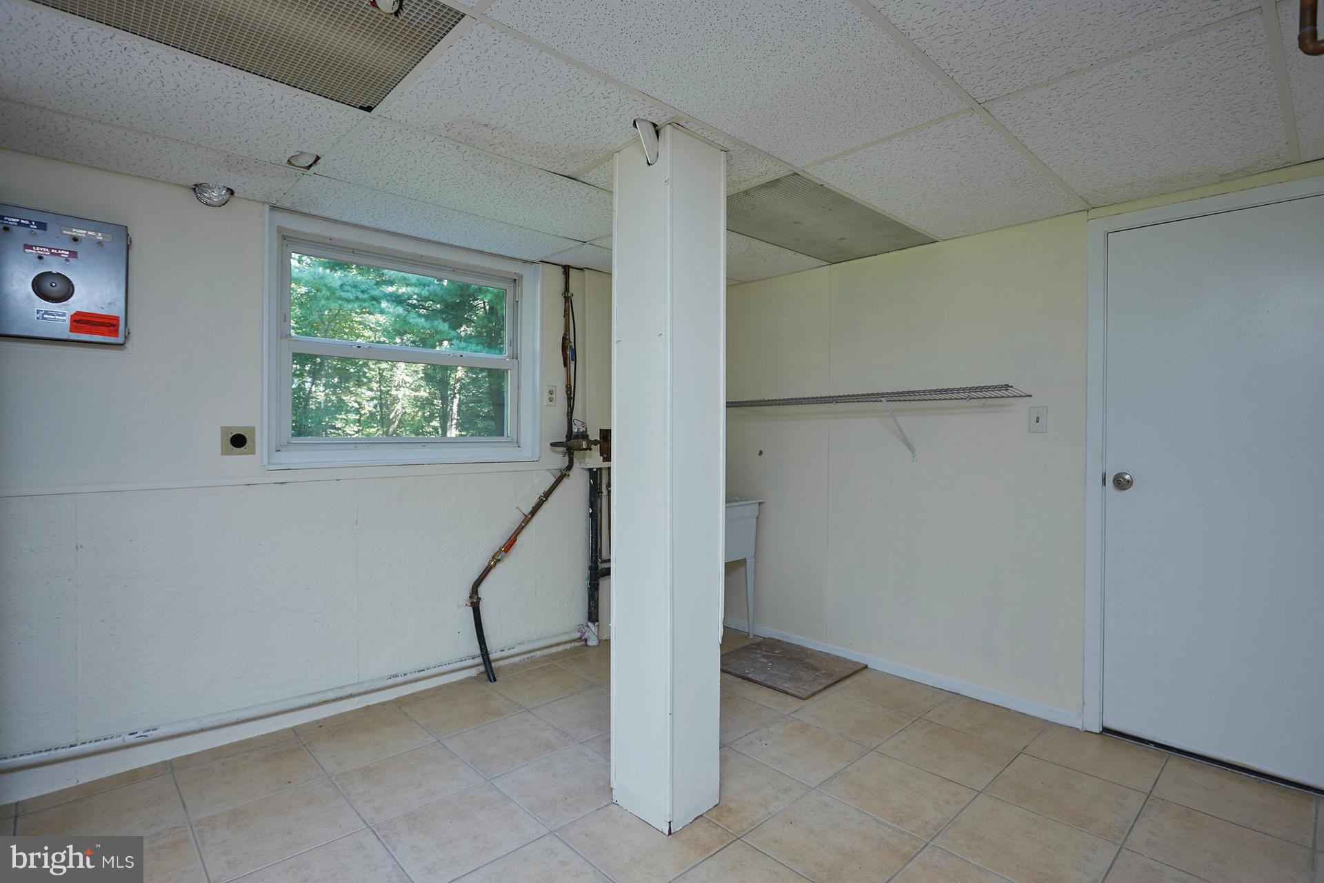 11904 Appling Valley Road Fairfax, VA 22030 - Photo 23 of 27 Interior (General)