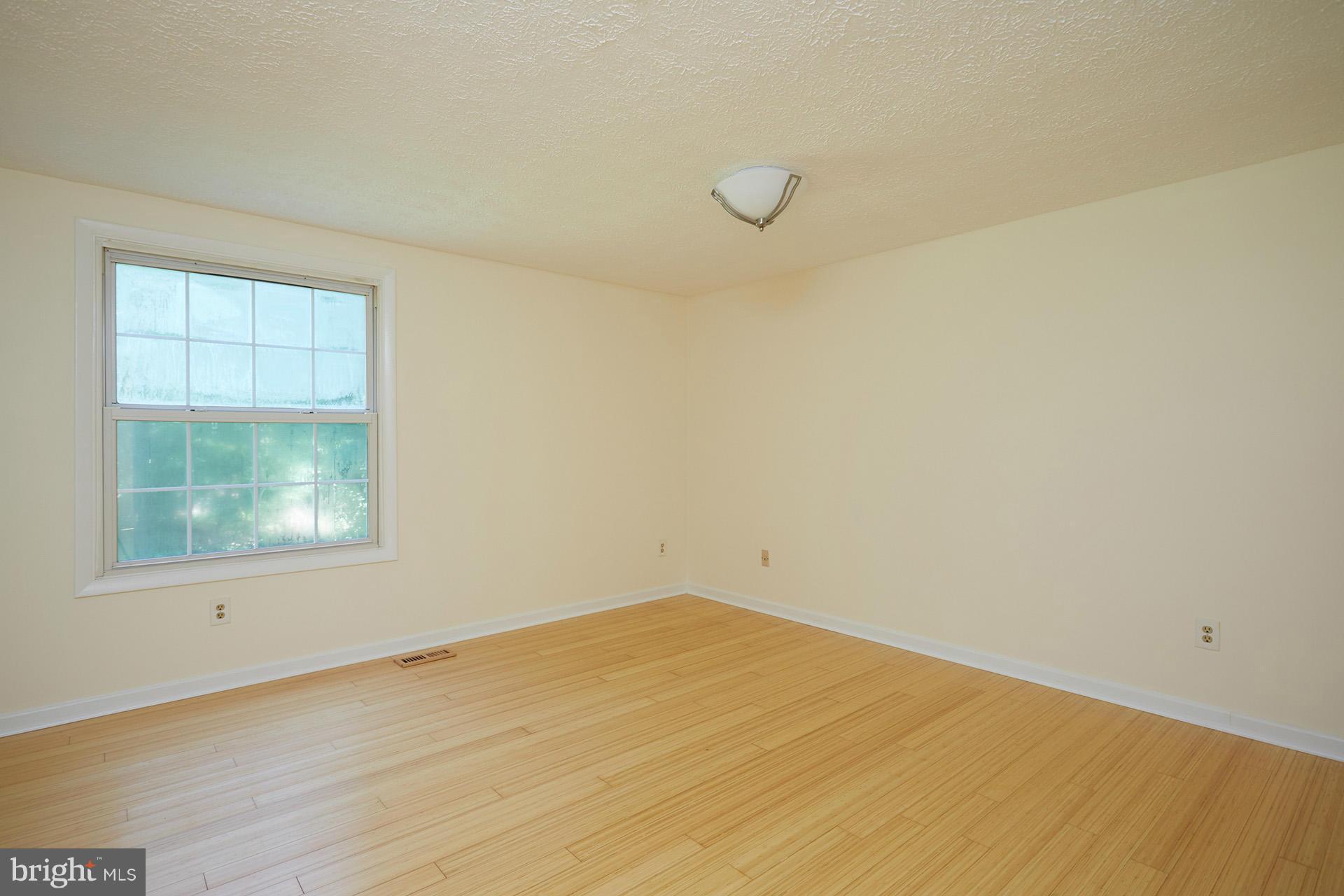 11904 Appling Valley Road Fairfax, VA 22030 - Photo 8 of 27 Bedroom (Master)