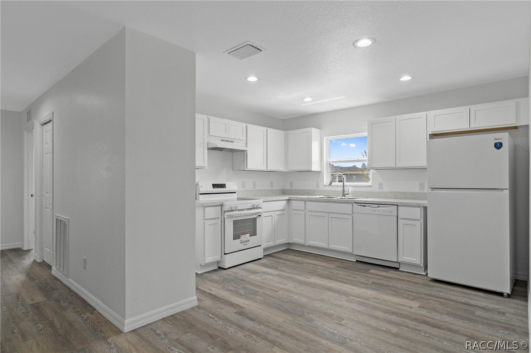 2159 West Nicholas Shane Drive Dunnellon, FL 34434 - Photo 15 of 38 Kitchen