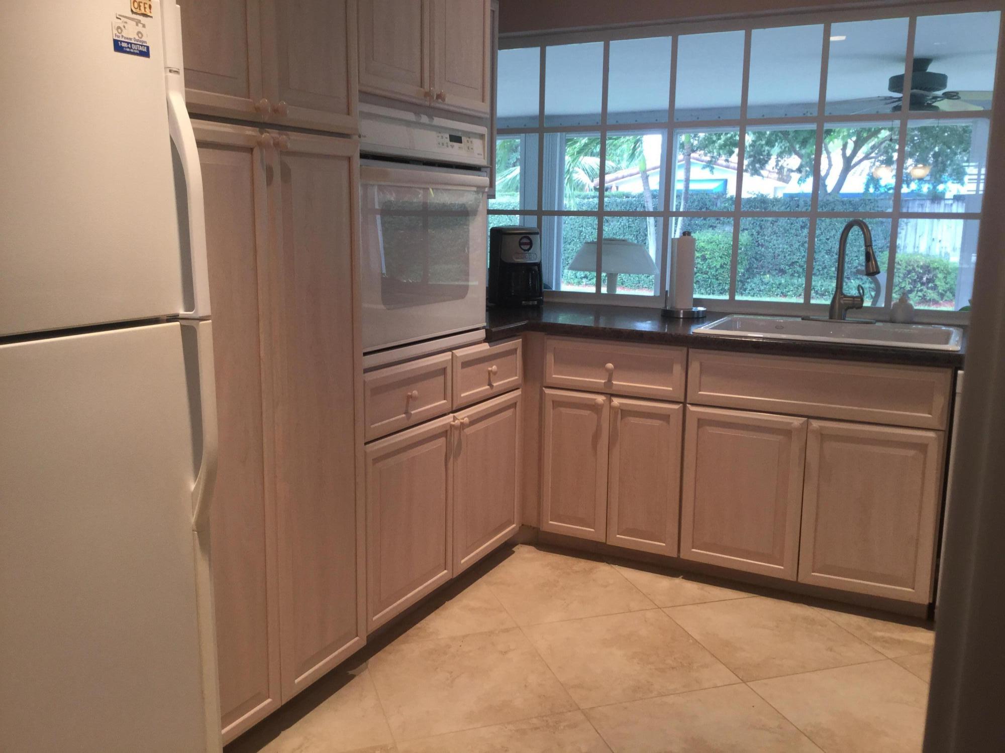 851 Southwest 5th Street Boca Raton, FL 33486 - Photo 7 of 27 Kitchen