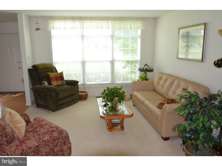 146 Bethel Road Oxford, PA 19363 - Photo 3 of 25 Living Room