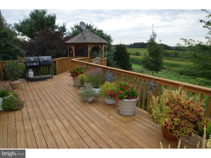 146 Bethel Road Oxford, PA 19363 - Photo 21 of 25 Deck