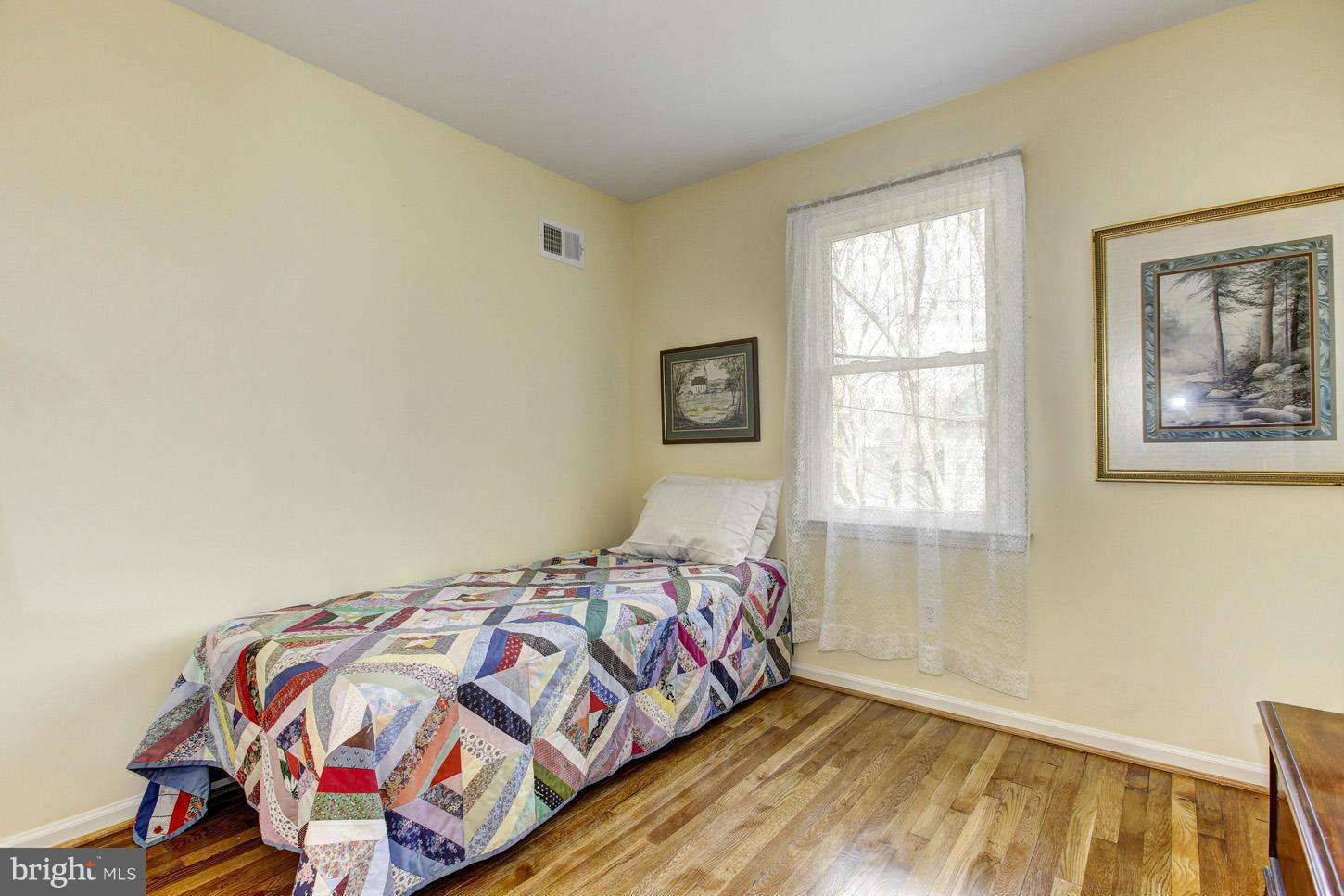 1812 Pelling Court Silver Spring, MD 20905 - Photo 17 of 25 Bedroom